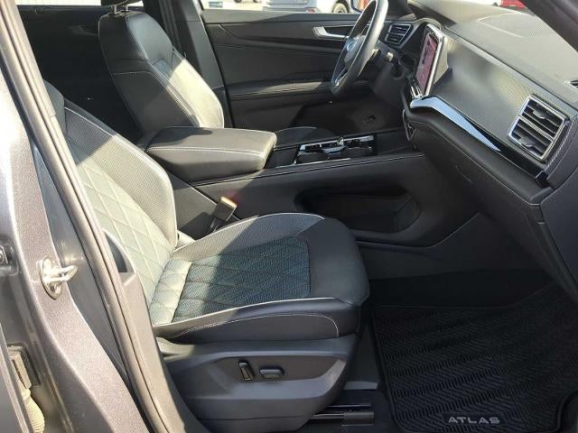 2024 Volkswagen Atlas Cross Sport 2.0T SEL Premium R-Line