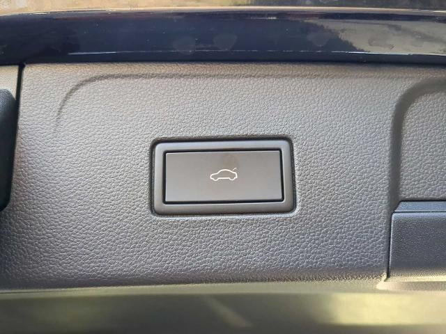 2022 Volkswagen Atlas 3.6L V6 SEL Premium R-Line