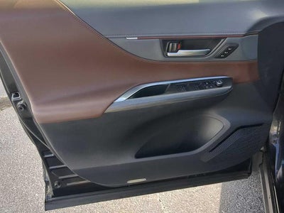 2022 Toyota Venza LE