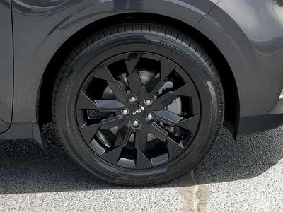 2023 Kia Carnival SX