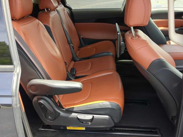 2023 Kia Carnival SX