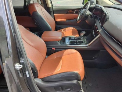 2023 Kia Carnival SX
