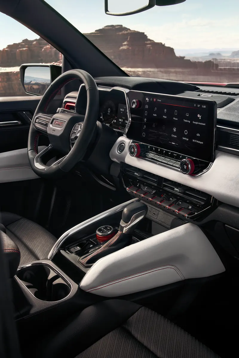 2026 GMC Canyon infotainment system at Davenport GMC in ROCKY MOUNT NC